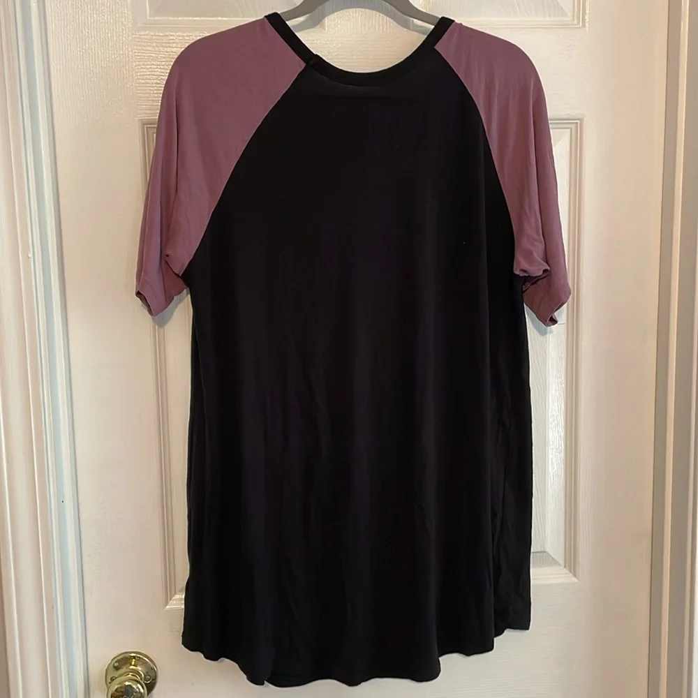 Torrid Raglan Purple and Black Graphic Short Sleeve Tunic Tee - Picture 5 of 5